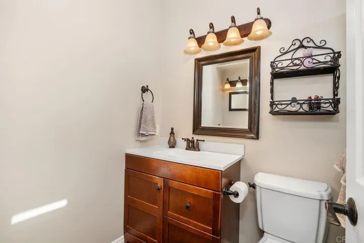 1009 Nightingale Place, Escondido, California 92027