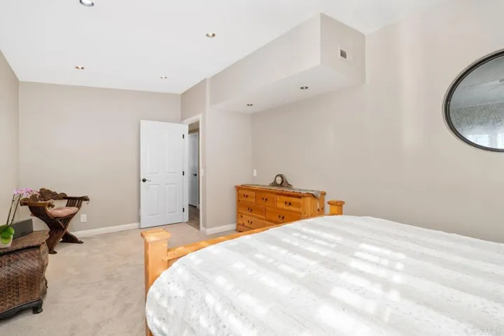 1009 Nightingale Place, Escondido, California 92027