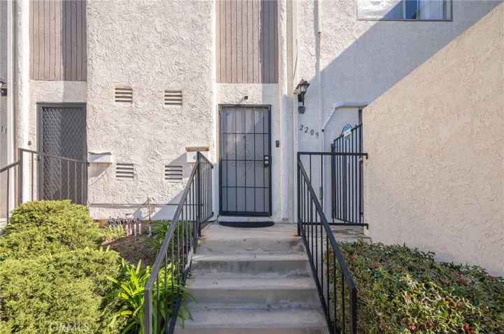 2209 W 239th Street, Torrance, California 90501