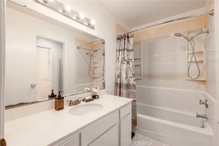 2209 W 239th Street, Torrance, California 90501