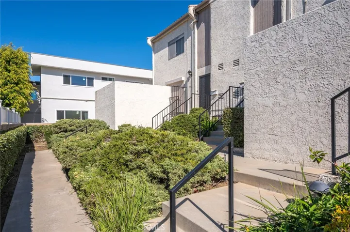 2209 W 239th Street, Torrance, California 90501