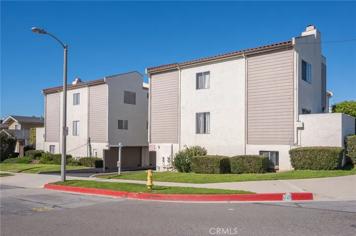 2209 W 239th Street, Torrance, California 90501