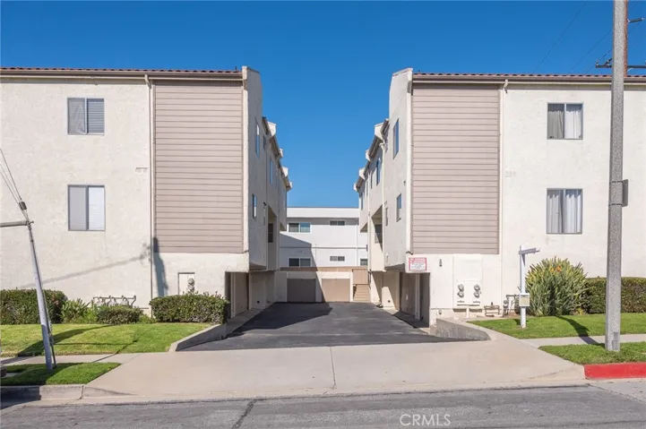 2209 W 239th Street, Torrance, California 90501