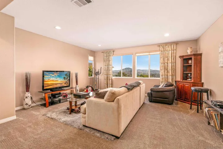 7595 Chicago Dr, La Mesa, California 91941