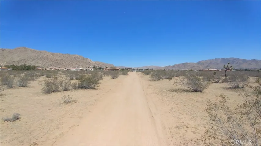2 Ac Guajome Road, Apple Valley, California 92307