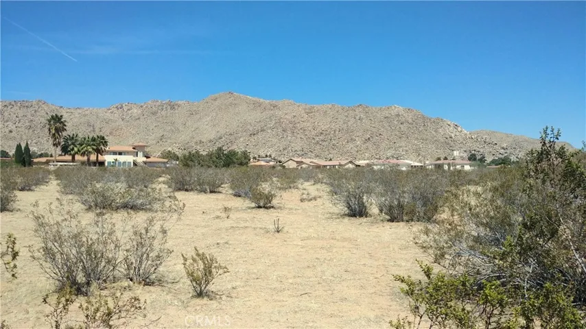 2 Ac Guajome Road, Apple Valley, California 92307