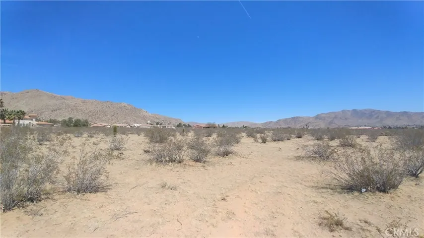 2 Ac Guajome Road, Apple Valley, California 92307