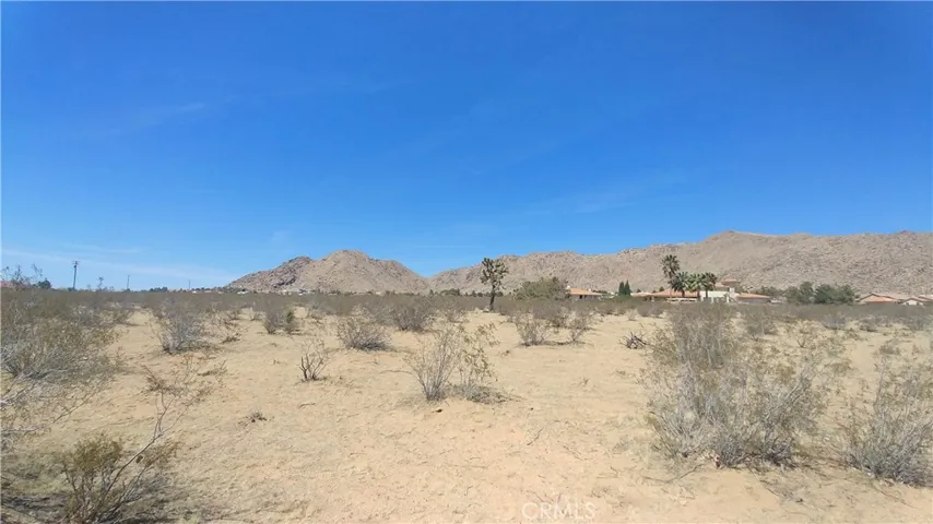 2 Ac Guajome Road, Apple Valley, California 92307
