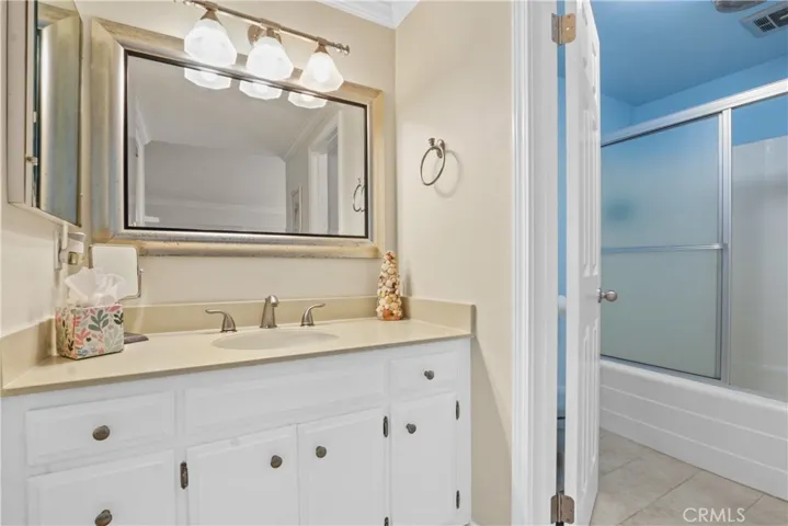 215 Valley Drive, Hermosa Beach, California 90254