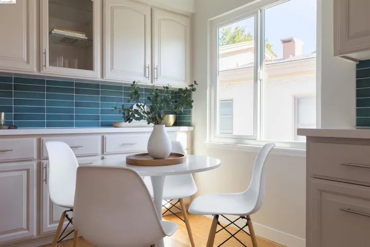 6701 Chabot Rd, Oakland, California 94618
