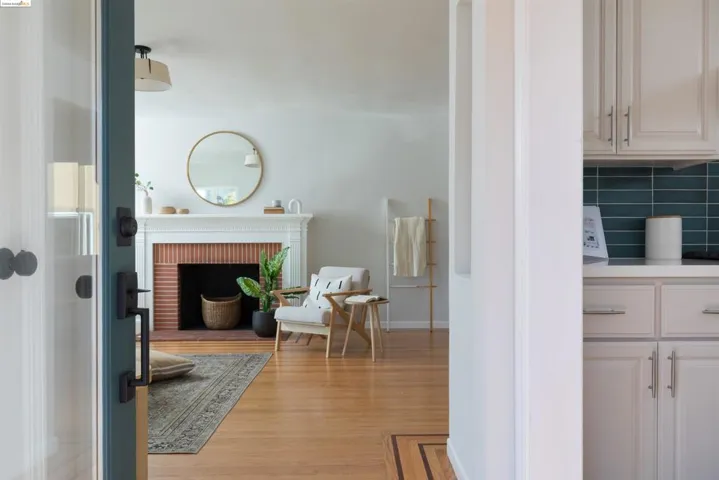 6701 Chabot Rd, Oakland, California 94618