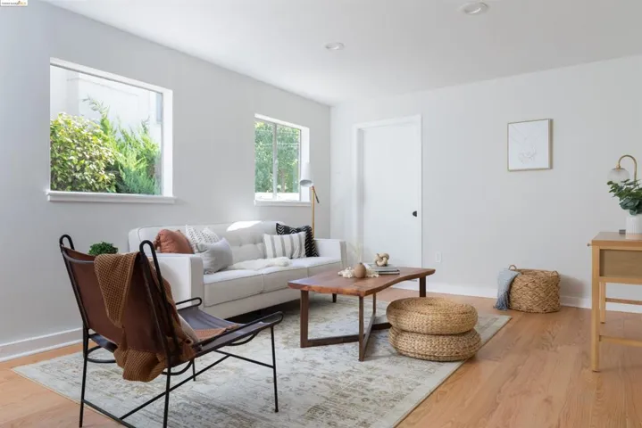 6701 Chabot Rd, Oakland, California 94618