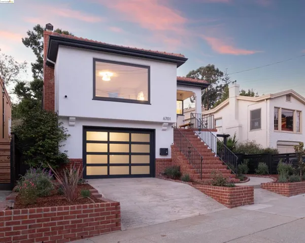 6701 Chabot Rd, Oakland, California 94618