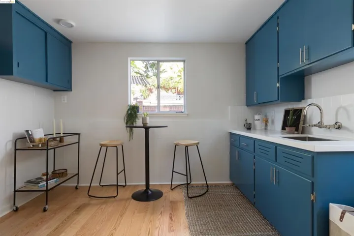 6701 Chabot Rd, Oakland, California 94618