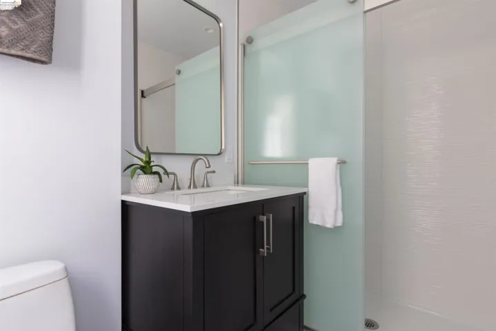 6701 Chabot Rd, Oakland, California 94618