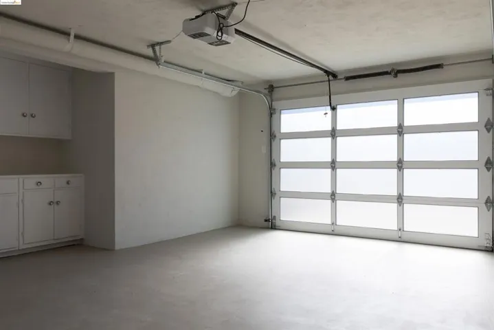 6701 Chabot Rd, Oakland, California 94618