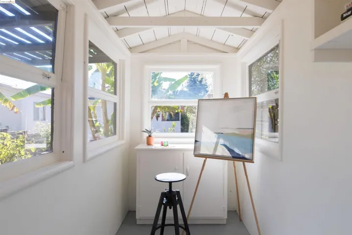 6701 Chabot Rd, Oakland, California 94618