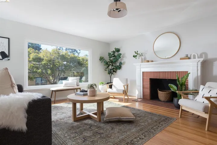 6701 Chabot Rd, Oakland, California 94618