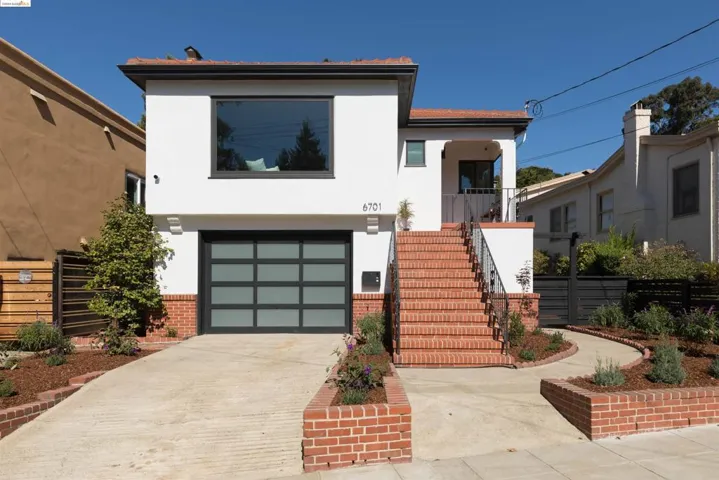 6701 Chabot Rd, Oakland, California 94618