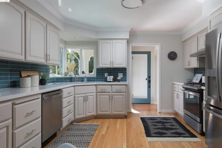 6701 Chabot Rd, Oakland, California 94618