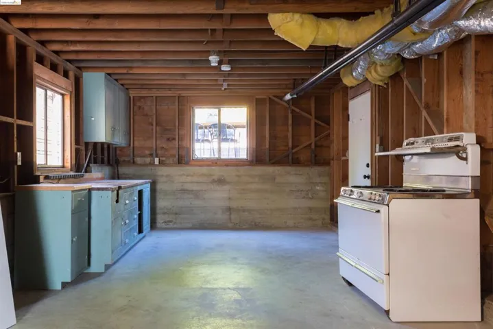 6701 Chabot Rd, Oakland, California 94618