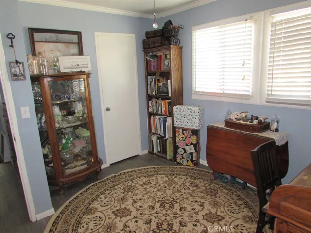 2 br den/br