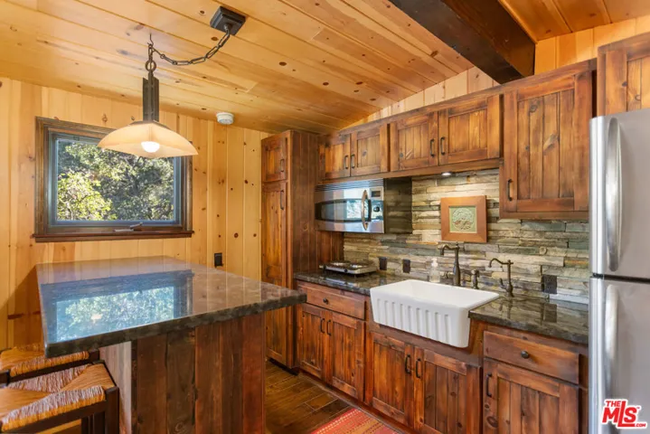 Kitchen in Love shack