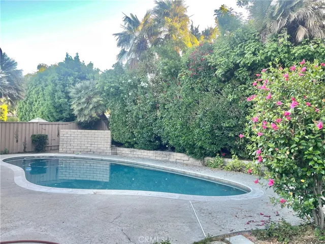 Mature landscaping adds to privacy