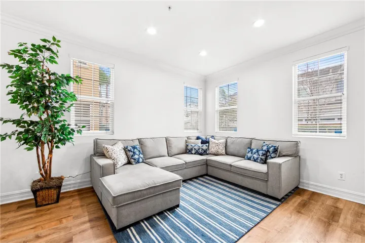 Light and Bright. High ceilings. Private community