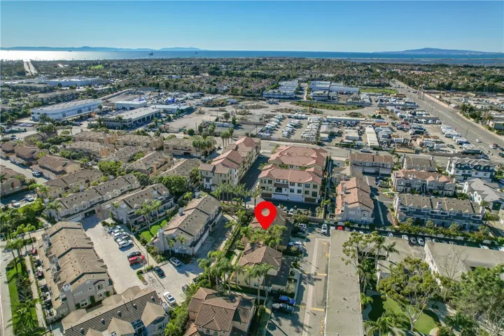 Very close to Downtown area and the Beach