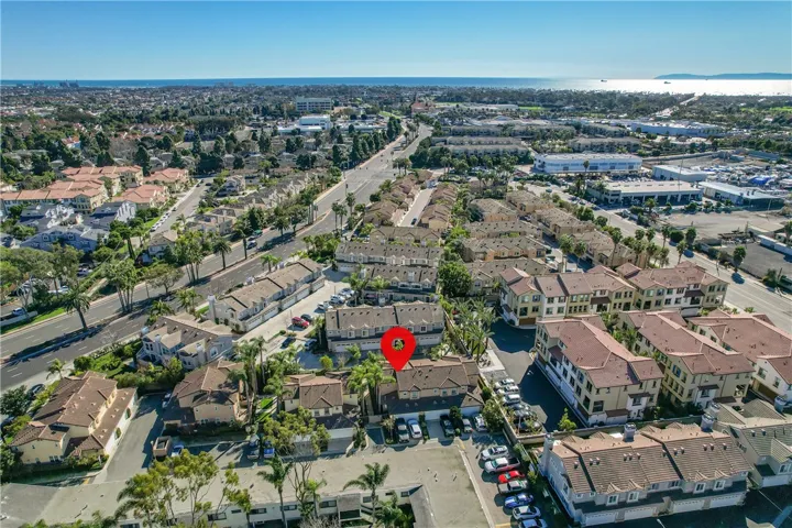 Walking distance to Downtown and the Beach