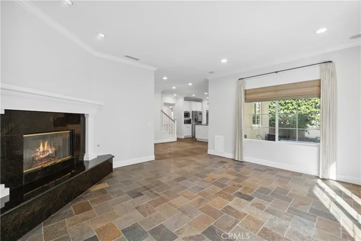 40 Hollinwood, Irvine, California 92618