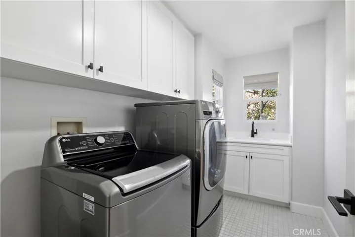 40 Hollinwood, Irvine, California 92618