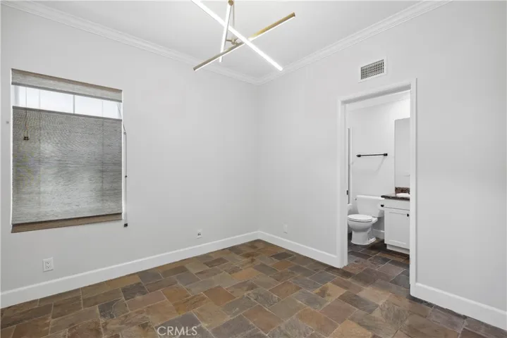 40 Hollinwood, Irvine, California 92618