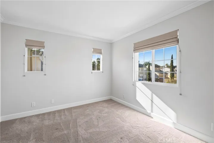 40 Hollinwood, Irvine, California 92618