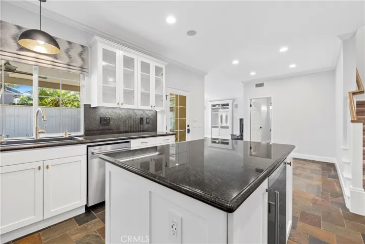 40 Hollinwood, Irvine, California 92618