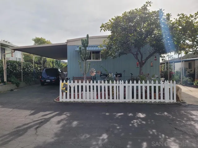 13162 Highway 8 Business 100, El Cajon, California 92021