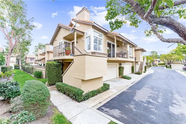 537 S Hollydale Lane, Anaheim Hills, California 92808