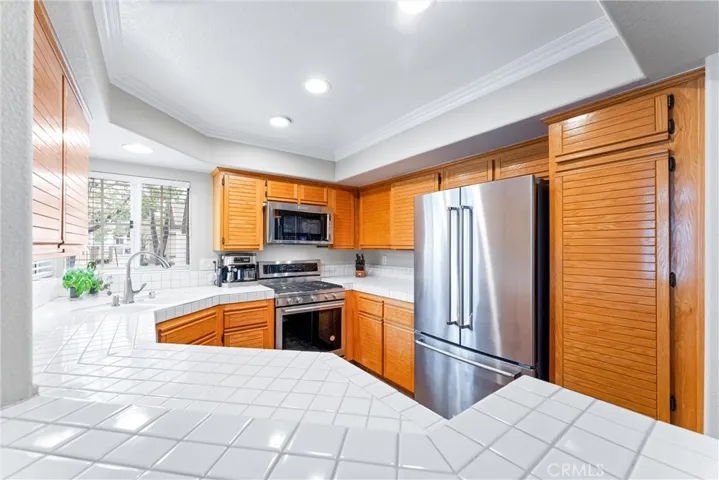 537 S Hollydale Lane, Anaheim Hills, California 92808