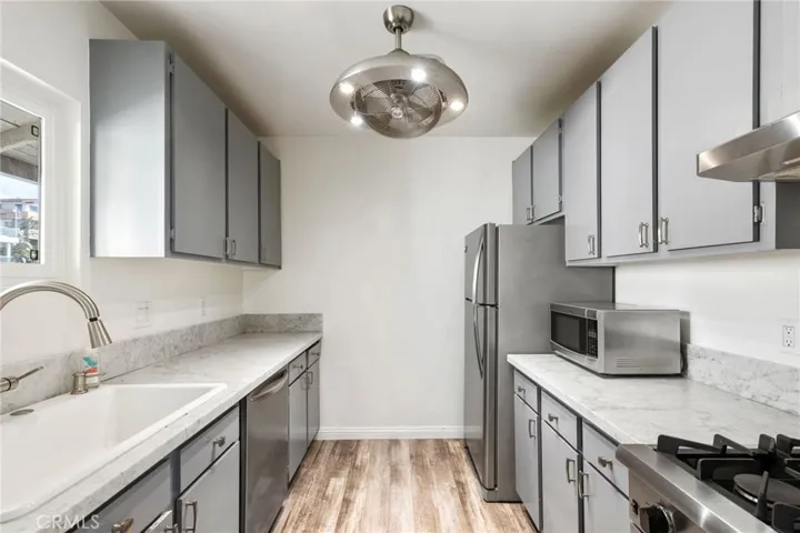 Back unit kitchen