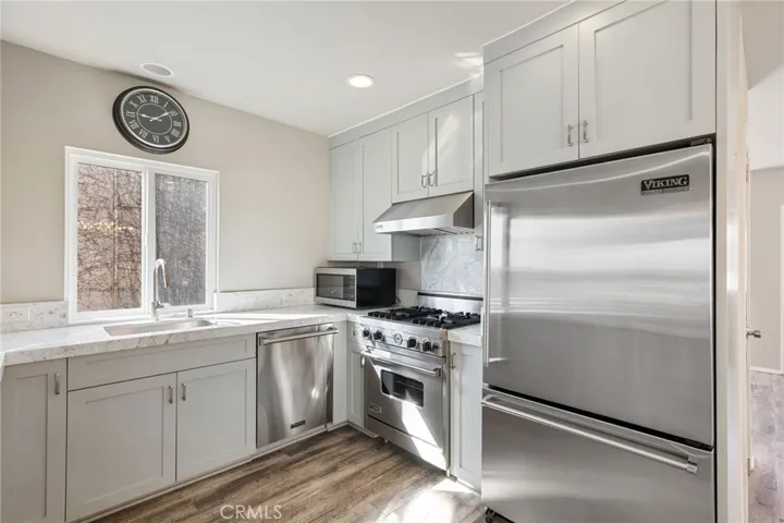 128 8th Street, Manhattan Beach, California 90266