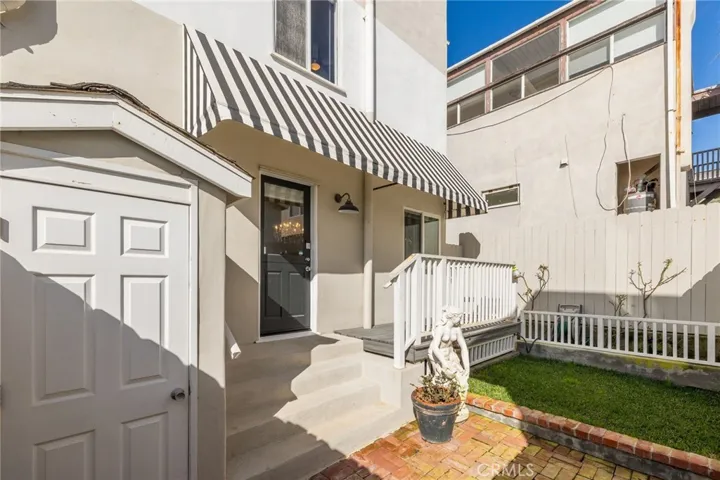 128 8th Street, Manhattan Beach, California 90266