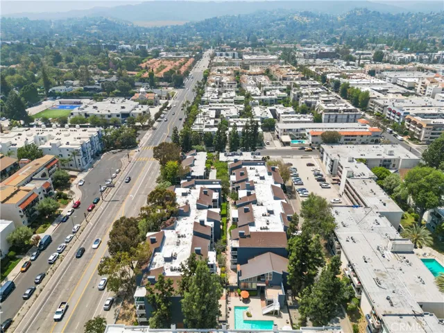 17711 Margate Street 311, Encino, California 91316