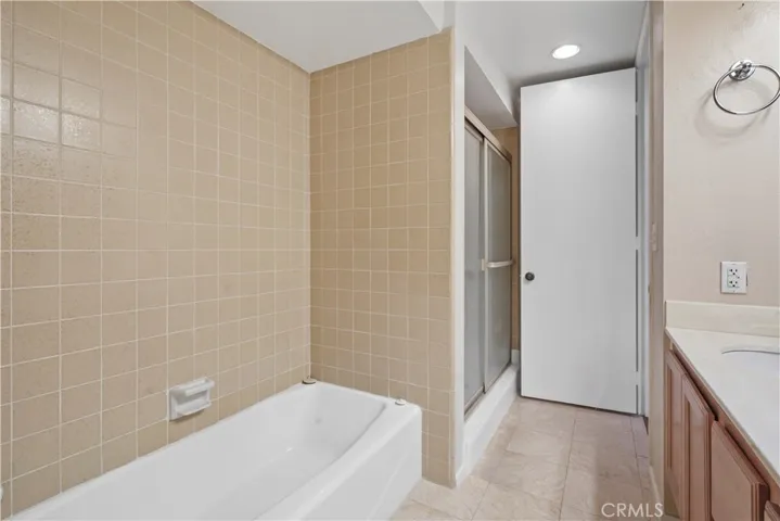 Bathtub