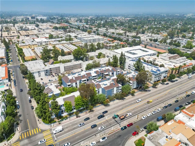 17711 Margate Street 311, Encino, California 91316