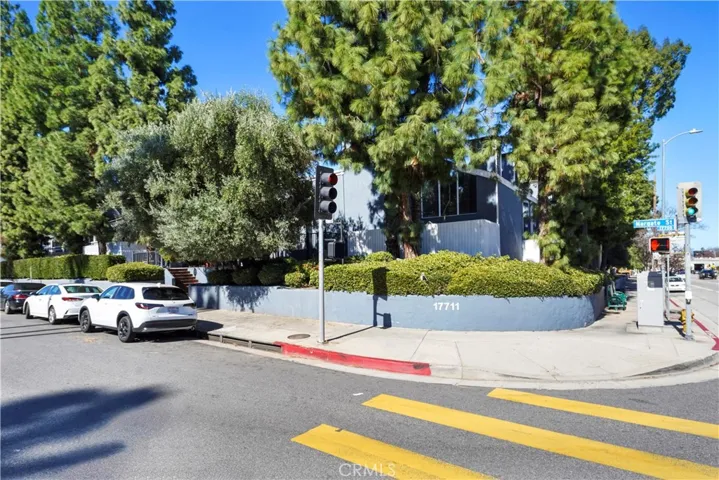 Front of Complex- 17711 Margate