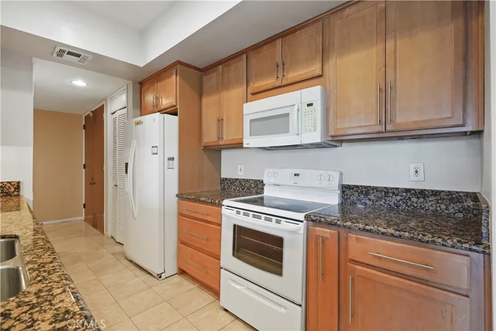 17711 Margate Street 311, Encino, California 91316