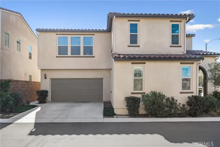 Spacious driveway + 2 car garage