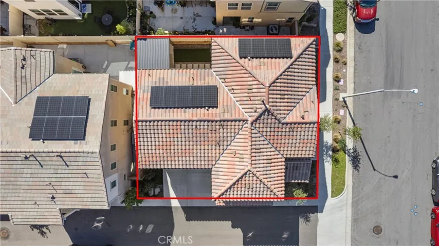 Energy efficient home with solar