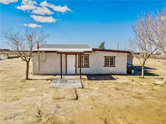 26348 Agate Road, Barstow, California 92311
